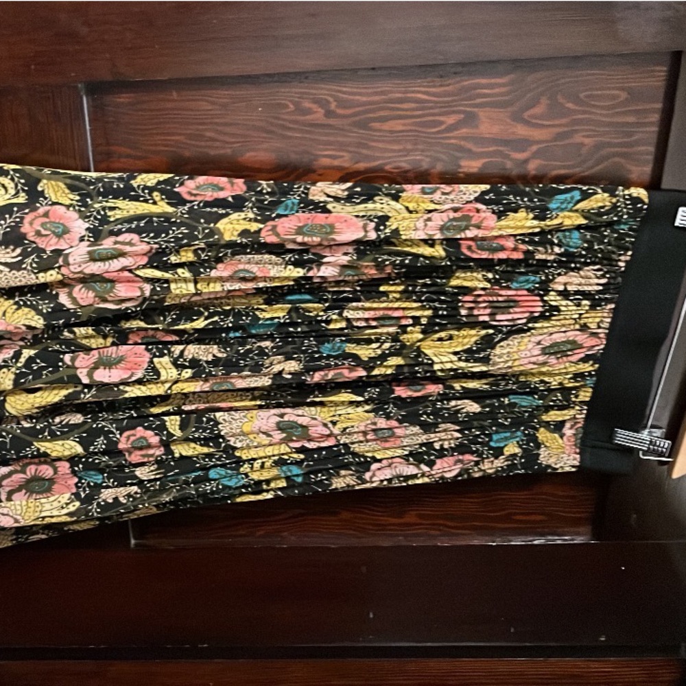 Aritzia skirt